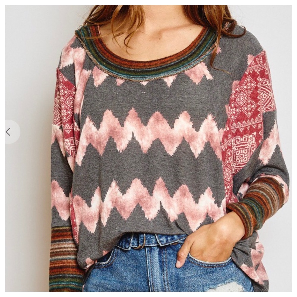 Stylish Chevron Stripes Color Blocked top - Picture 5 of 6